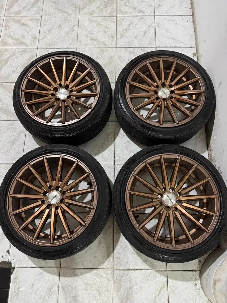 Velg vossen ring 17 komplit sama ban masih baru
