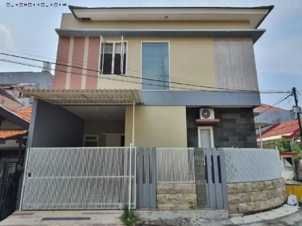 Rumah Mulyosari Utara Hadap Barat Selatan (Hook) , Minimalis, Siap Huni