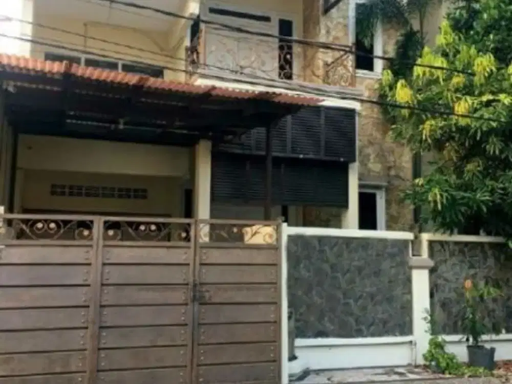 Rumah Wisma Mukti Hadap Selatan Listrik 2200 watt, Strategis
