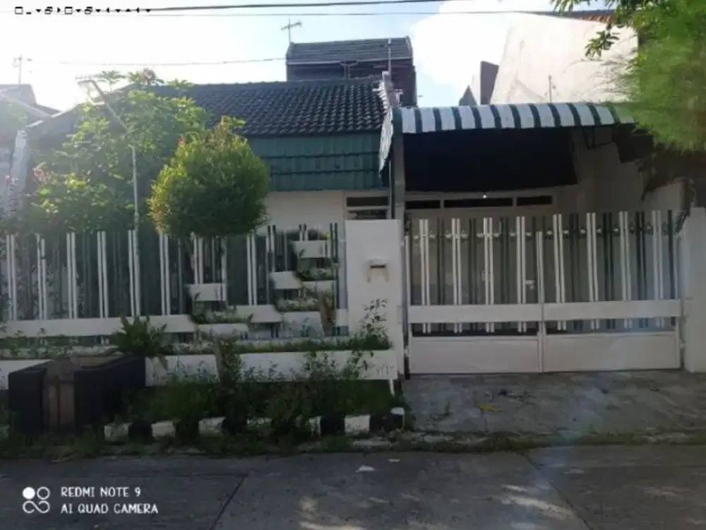 Rumah di Wisma Permai Tengah Hadap selatan, Strategis
