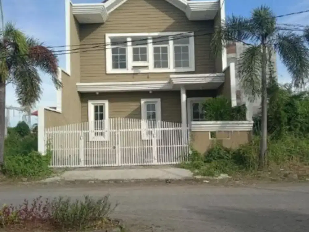 RUMAH GREENLAKE AMERICAN CLASSIC (2 lantai) Hadap Utara, Strategis