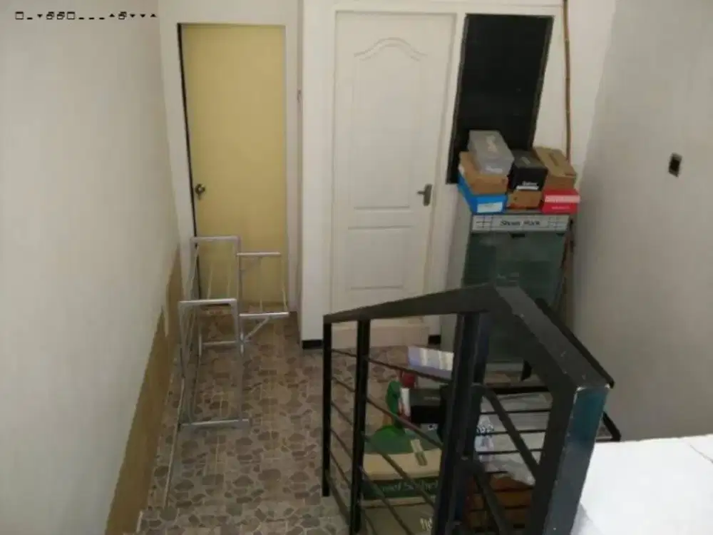 RUMAH MULYOSARI Hadap utara, Strategis