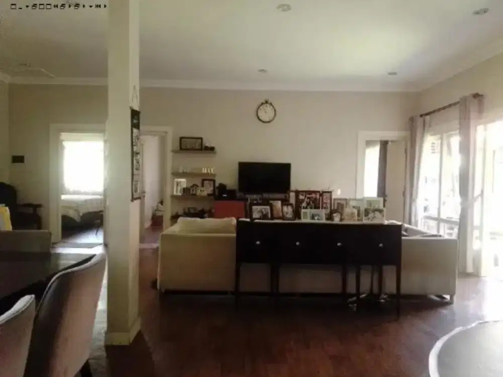 Rumah + Kantor di tengah kota Jl. Manyar Hook hadap selatan barat, Full Furnish