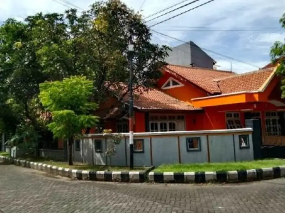 Rumah Gayungsari Baru Direnov + Dicat Ulang strategis