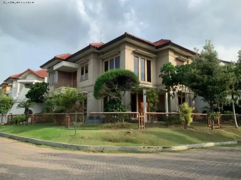 Rumah Dharmahusada Regency Siap Huni, Carport 4 Mobil, Garasi 3 Mobil, HOOK