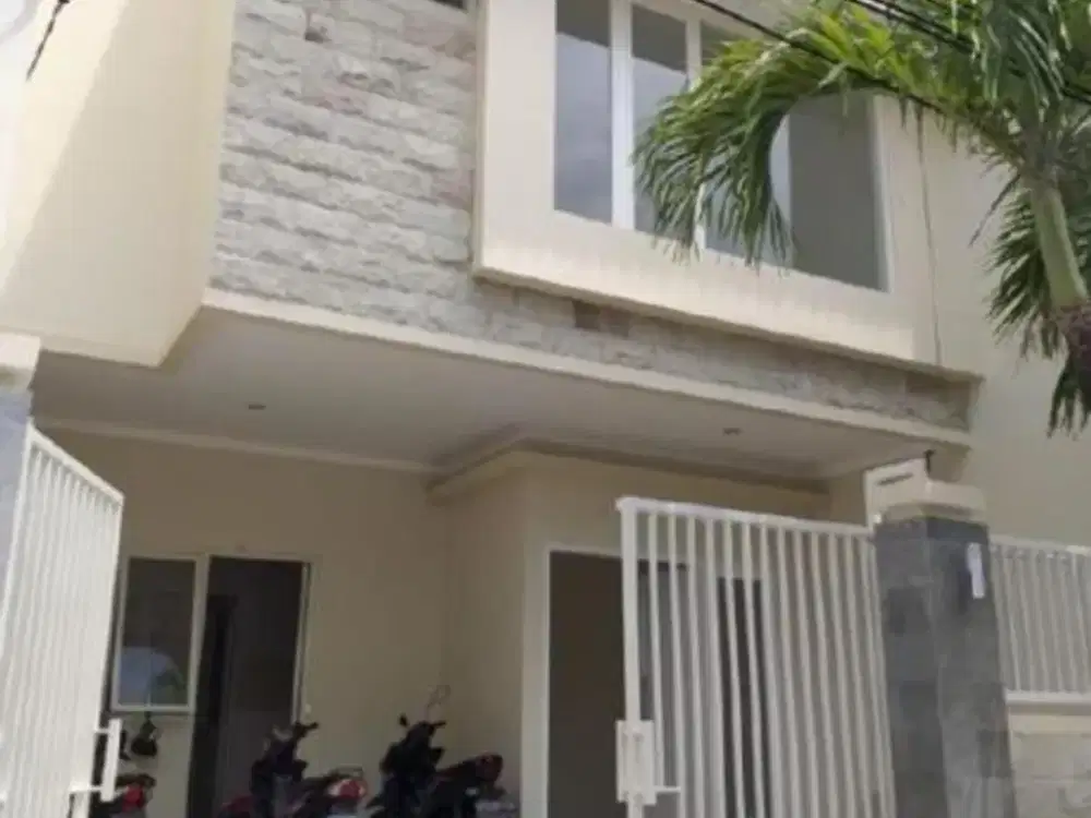 RUMAH 2 TINGKAT MANYAR TIRTOASRI Hadap Selatan, Strategis