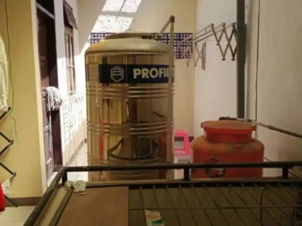 Rumah Tinggal siap huni Manyar Jaya Hadap selatan , Strategis