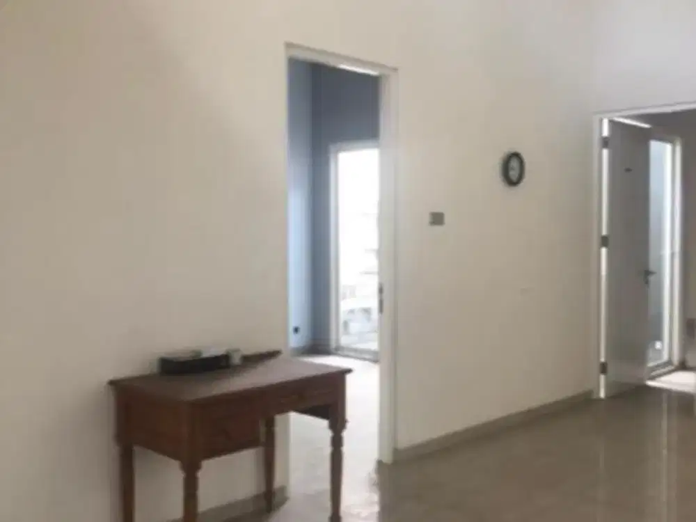 Rumah di Rungkut Asri Hadap Utara Nyaman 2lt mininalis bagus, Strategis