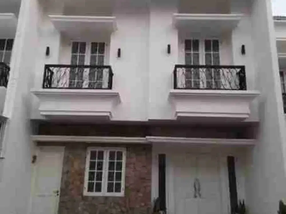 Rumah Mewah 3 Lantai Siap Huni di Komplek Pondok Bambu, Jakarta Timur