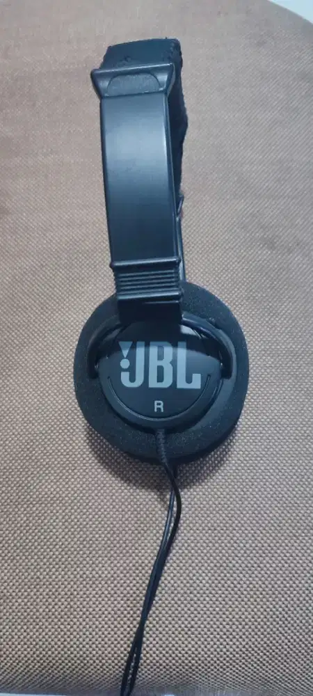 JBL C300SI on-ear headphones