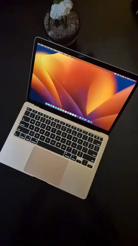 MacBook Air Intel i3 2019 256GB Gold Ex Garansi Resmi