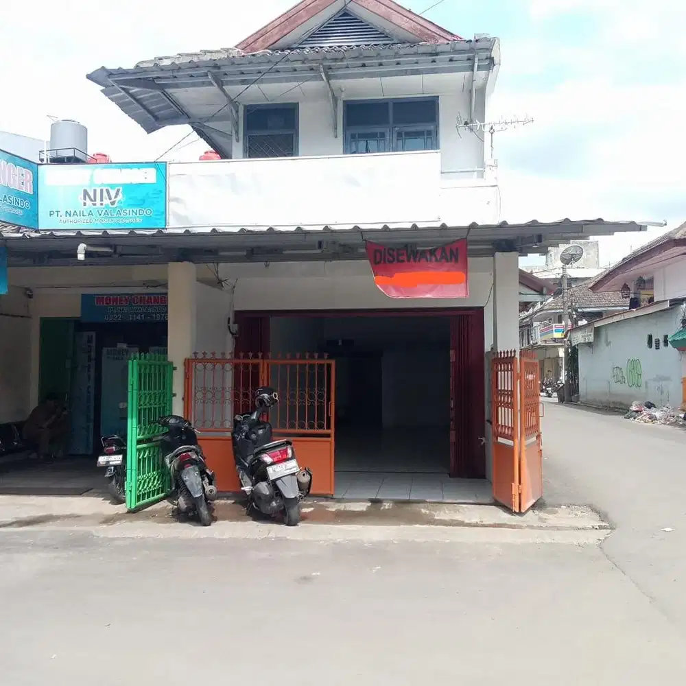 DISEWAKAN RUKO 2 LANTAI BANGUNAN HOOK