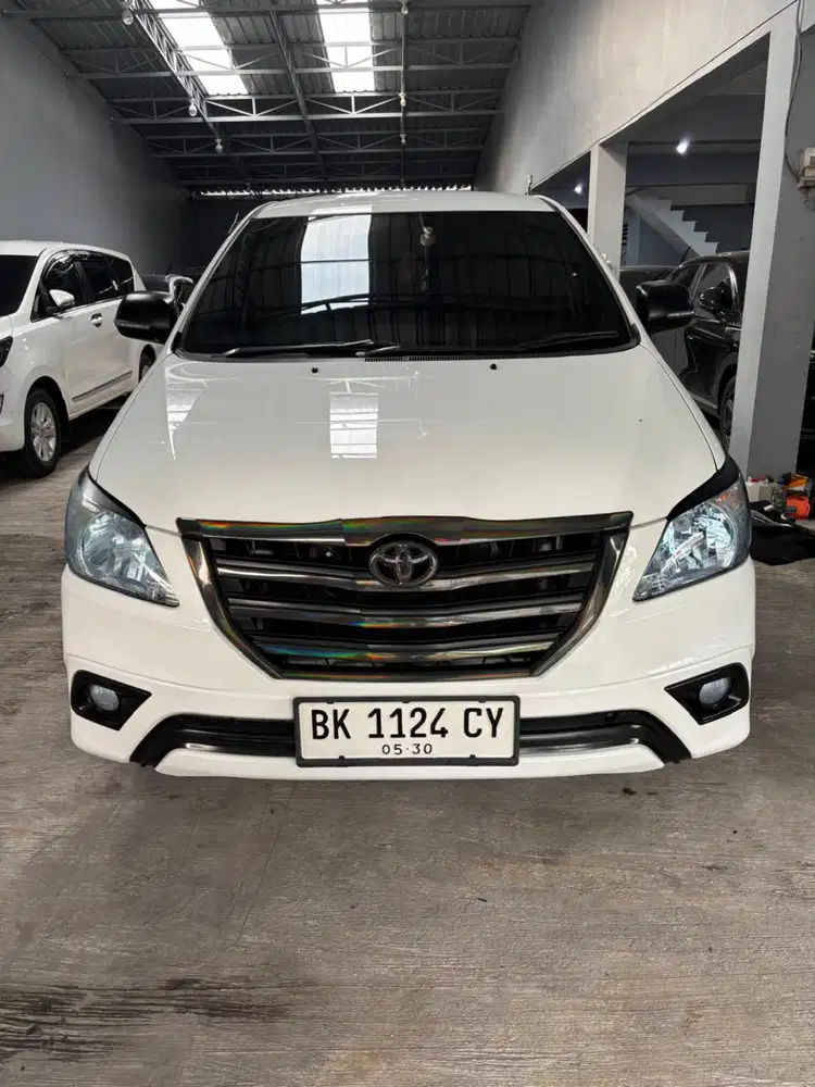 Innova Diesel Solar 2,5 G Matic 2015 , 2014 , 2013