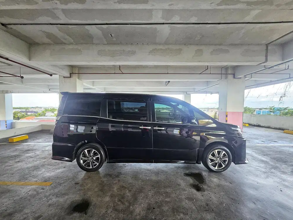 Toyota Voxy 2020 Bensin
