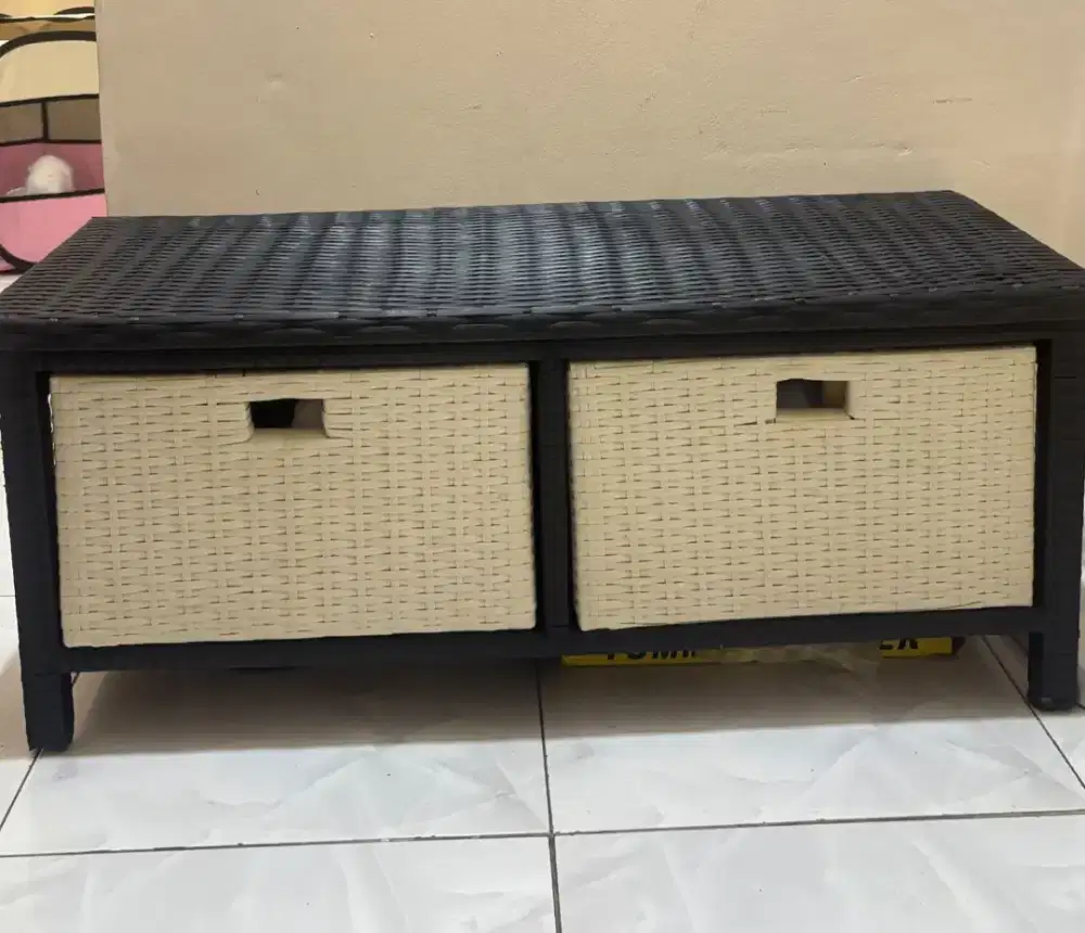 meja tv rotan plastik