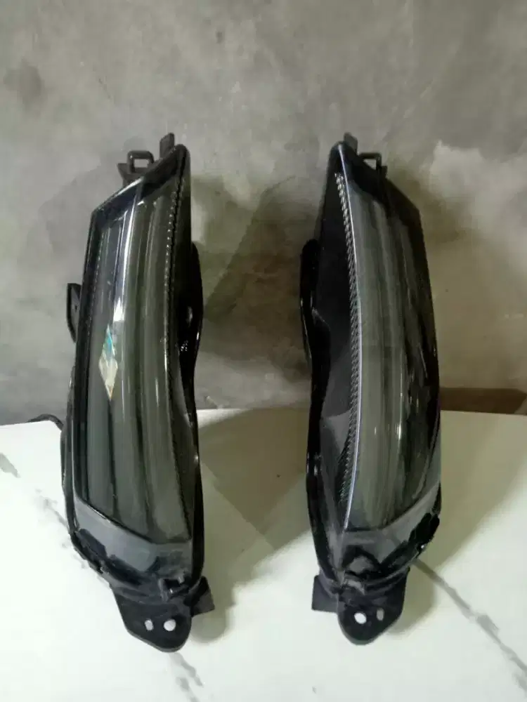 Lampu Sein / lihting depan Xmax olx JPA ori