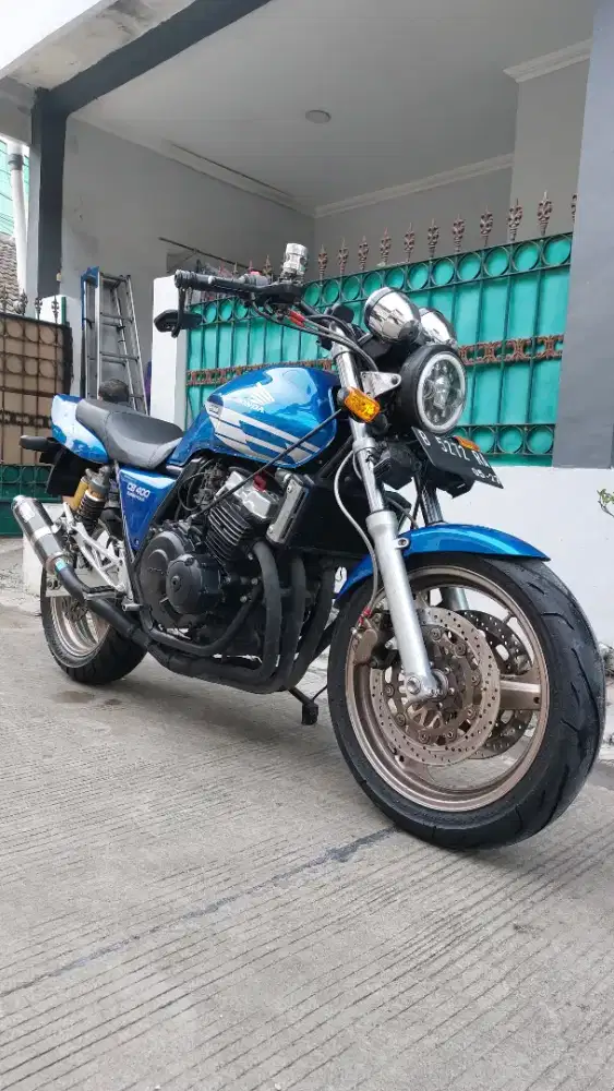 honda CB 400cc tahun 2000
