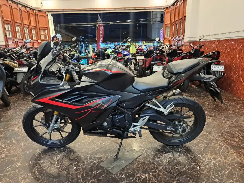 HUB CE KOM DP PROMO CBR 150 R ABS 2022 MOTOR GRES KAYA BARU KM LOW