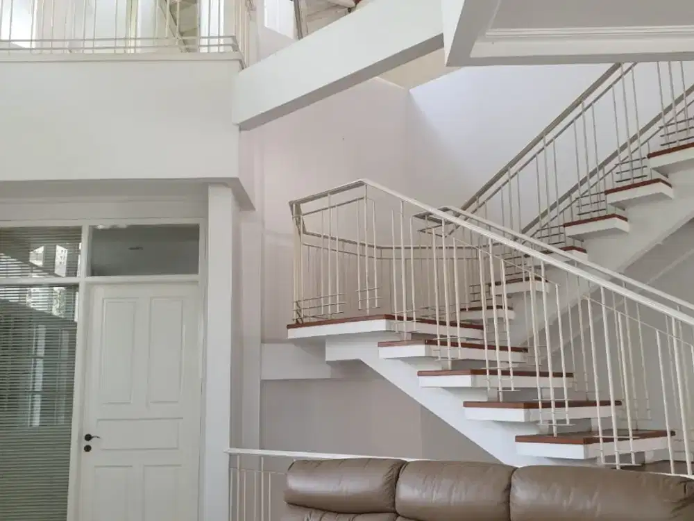 Dijual rumah Mewah Puri Indah Jakarta barat