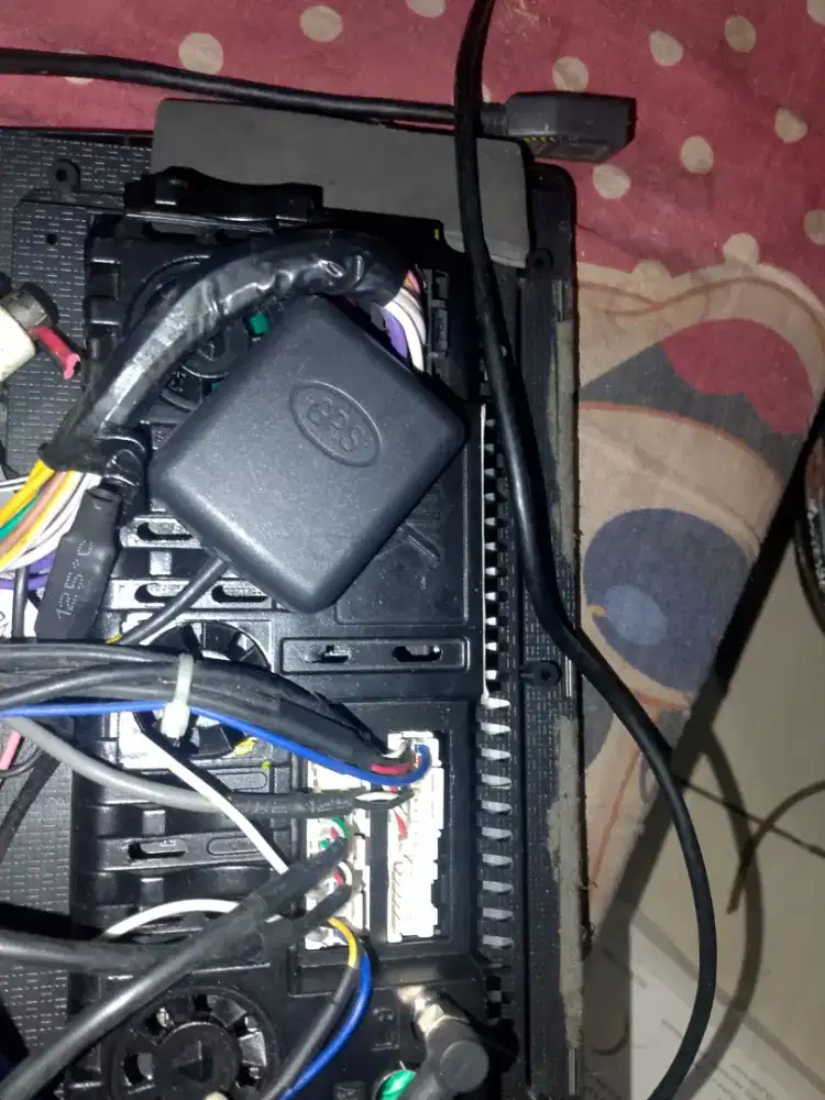 Dijual tape/tv mobil 7inci+gps tracker