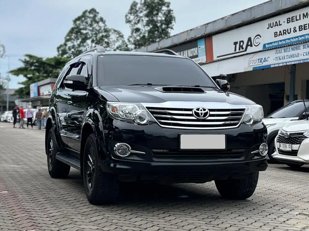 TERMURAH!! TOYOTA FORTUNER G VNT DIESEL AT MATIC 2014 HITAM