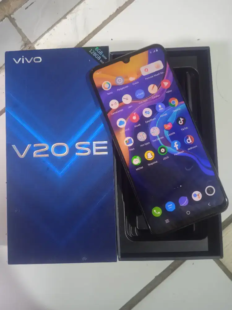 Vivo V20 SE,ram 8/128