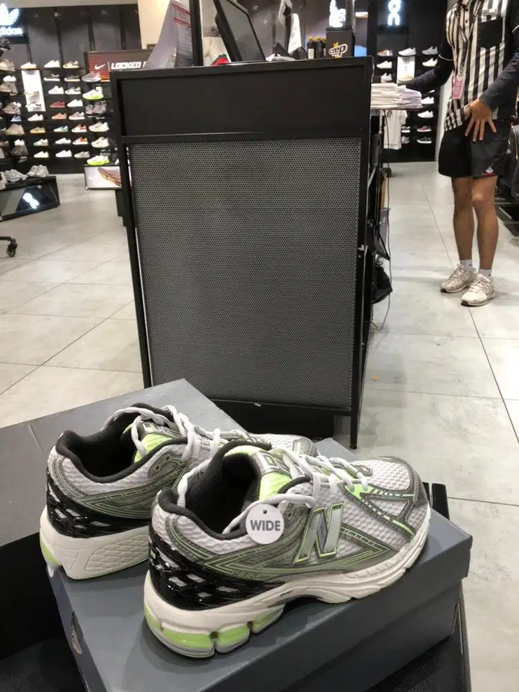 Sepatu NEW BALANCE 1906R