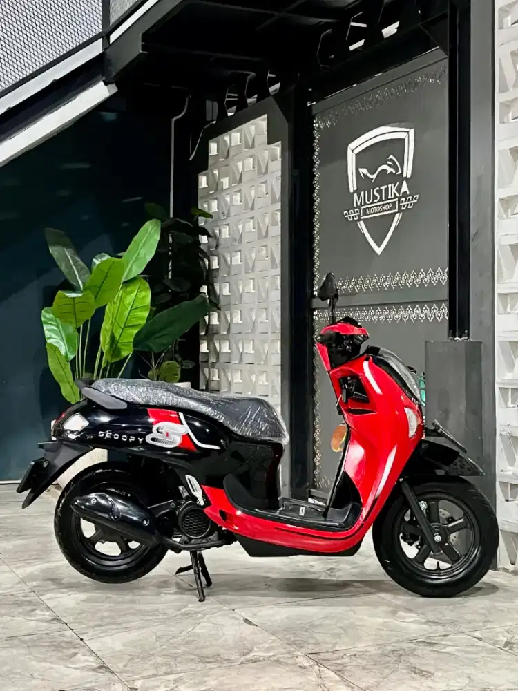 HONDA SCOOPY 2024 - Chintia Mustika
