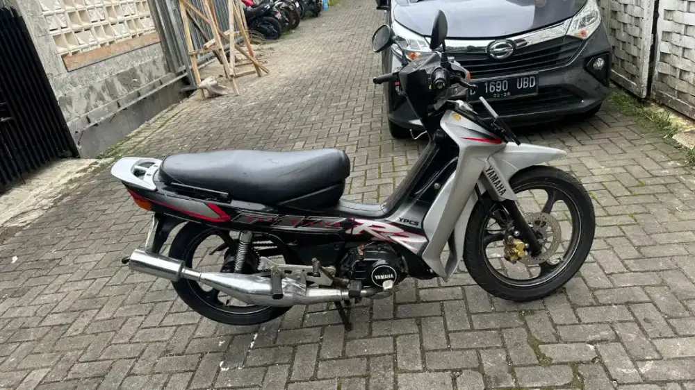 Yamaha f1zr 2002 cimahi