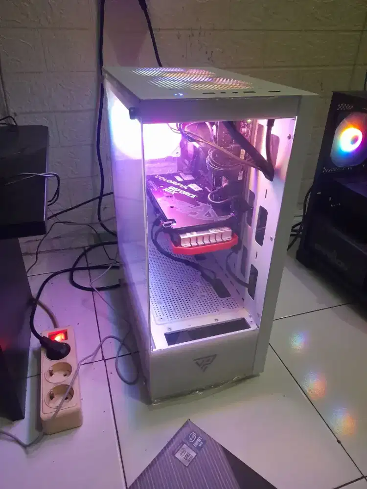 Di jual komputer gaming bekas masih oke dan terawat