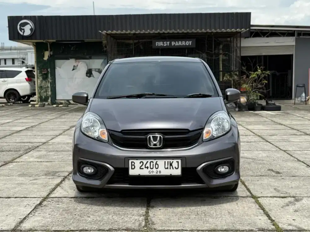 Honda Brio E Satya 1.2 AT. Tahun 2018. Abu abu. Low km. Perfect cond