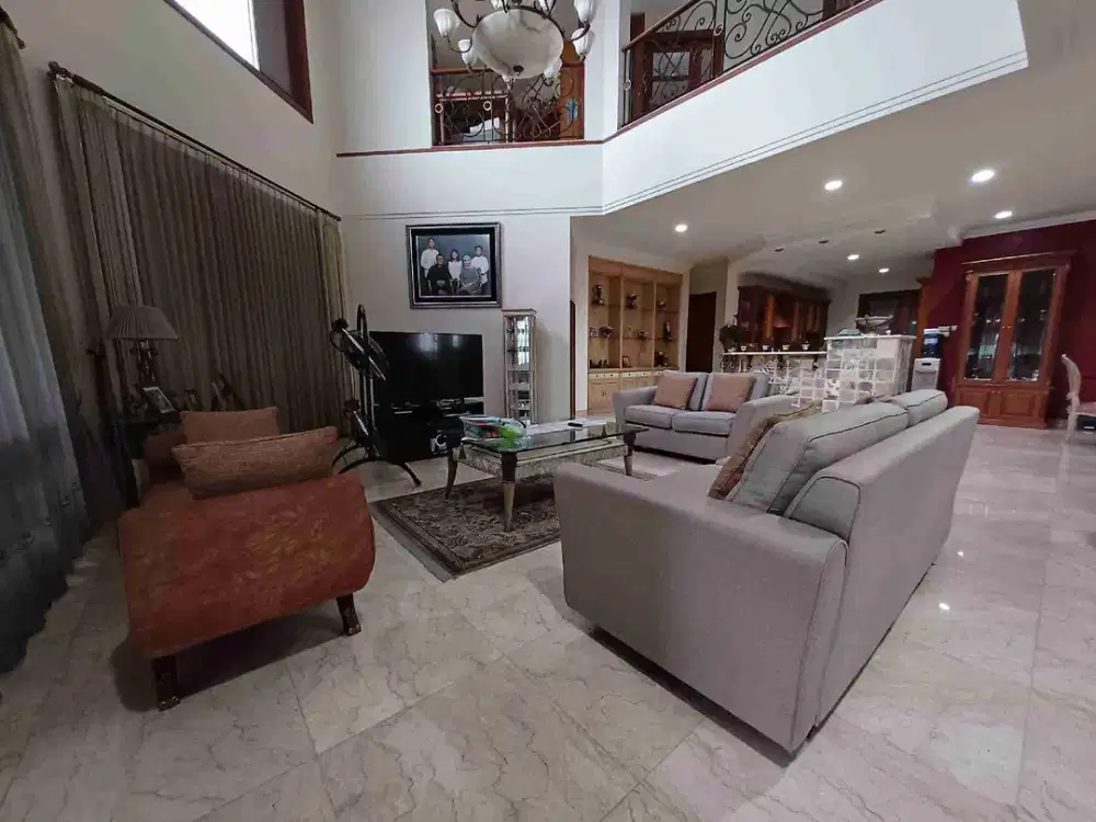 Rumah tropical kencana pondok indah