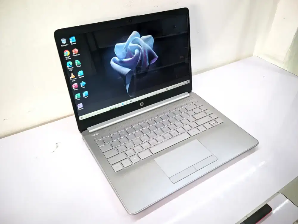 HP 14s DK0073AU.AMD A4-9125.RAM8GB.SSD256GB.14inch