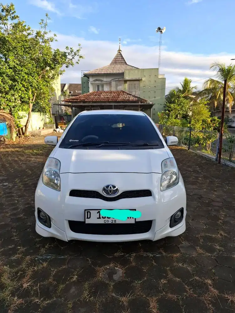 Toyota Yaris 2013 1.5 E AT Matic