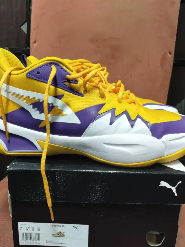 Sepatu basket PUMA Genetics