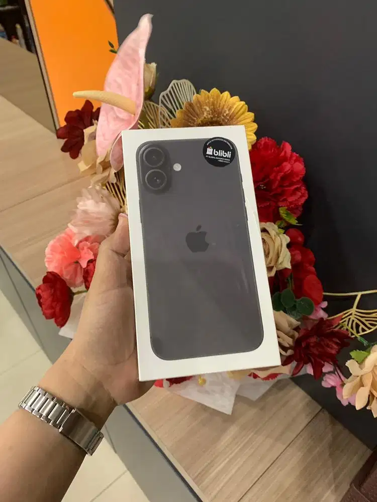 IPHONE 16 128 black