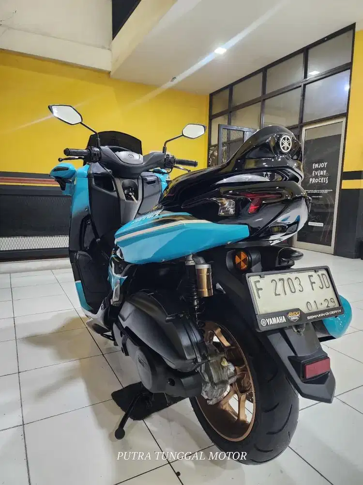 Nmax custom 150 conected