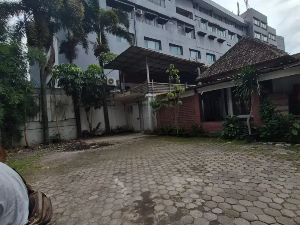 Gedung Ruang Usaha Eyckman cihampelas bandung  Hitung tanah saja