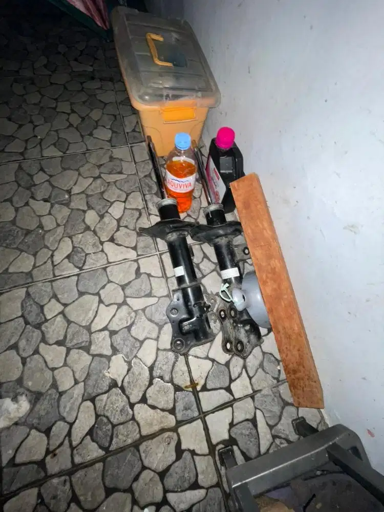 SHOCKBREAKER DEPAN MOBIL ALL NEW RUSH