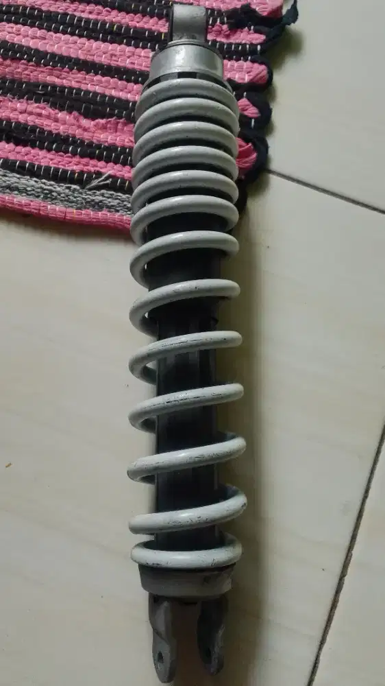 Shockbreaker belakang Honda Vario 125 LED old