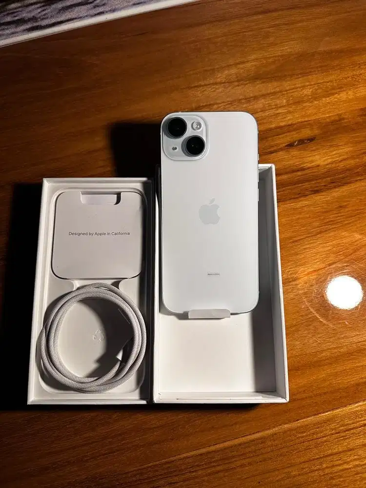 Iphone 15 Basic White Blue