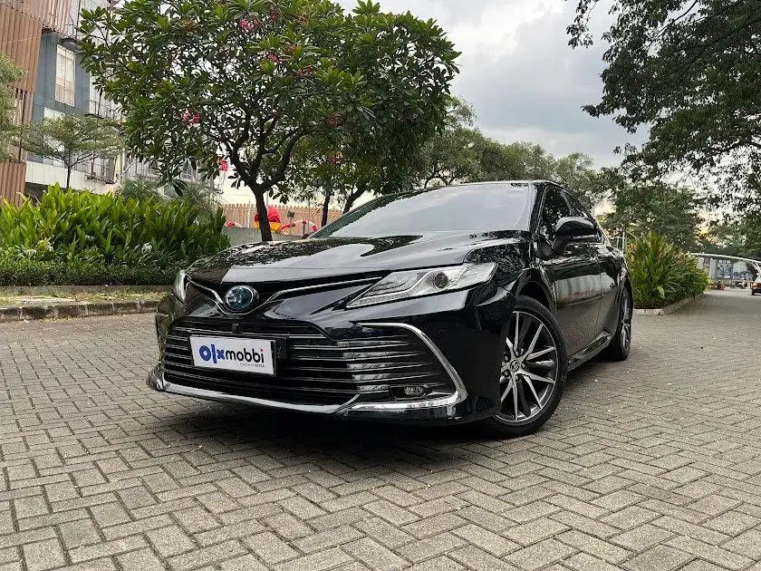 DP MURAH Toyota Camry 2.5 Hybrid-AT 2022 PAK