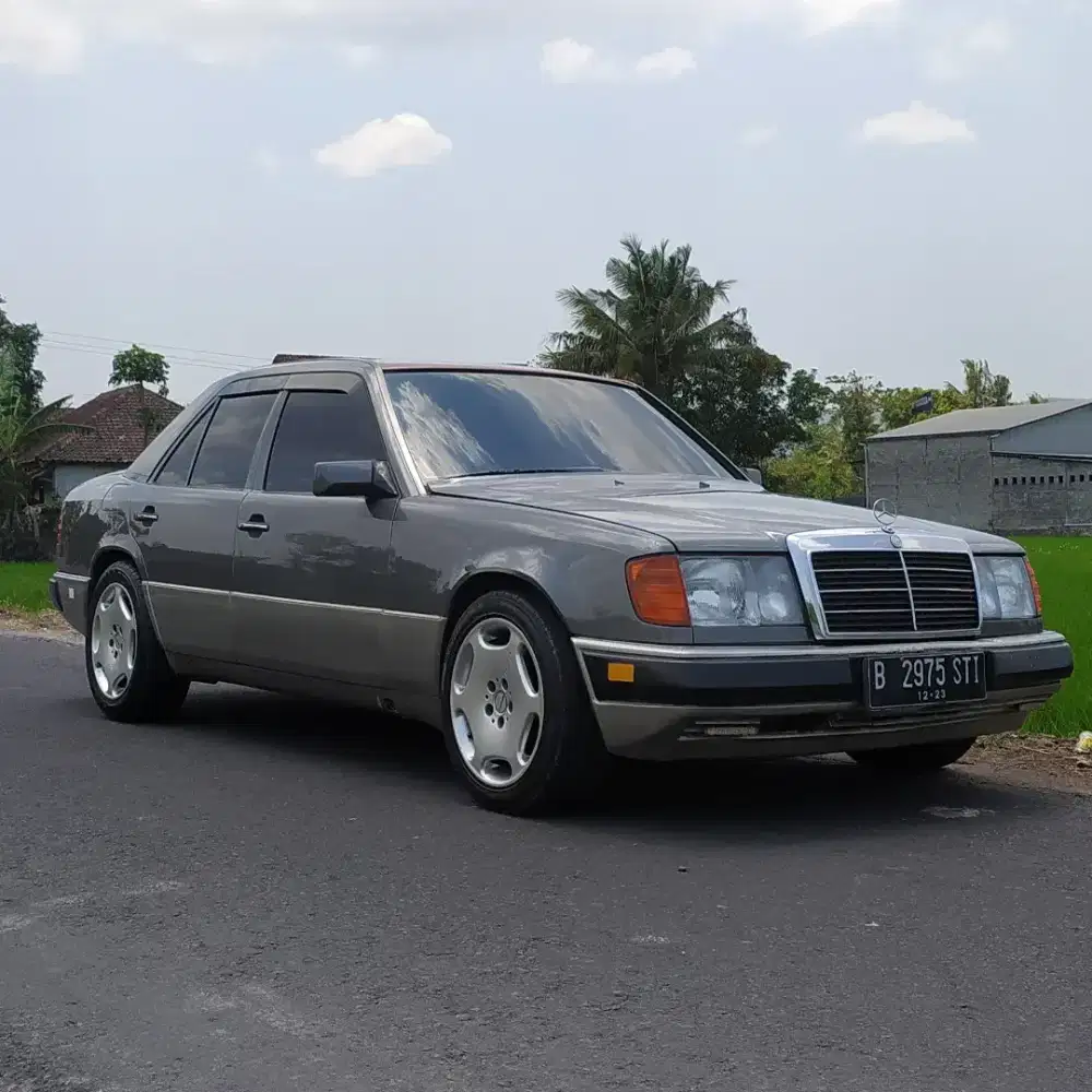 Mercedes benz (Mercy Boxer) w124 230 E 1990