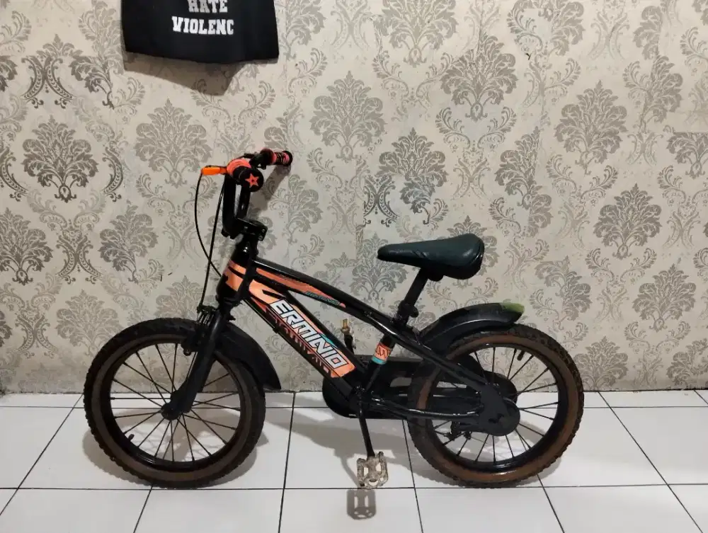 sepeda anak ukuran 16  untuk umur 4-7 tahun