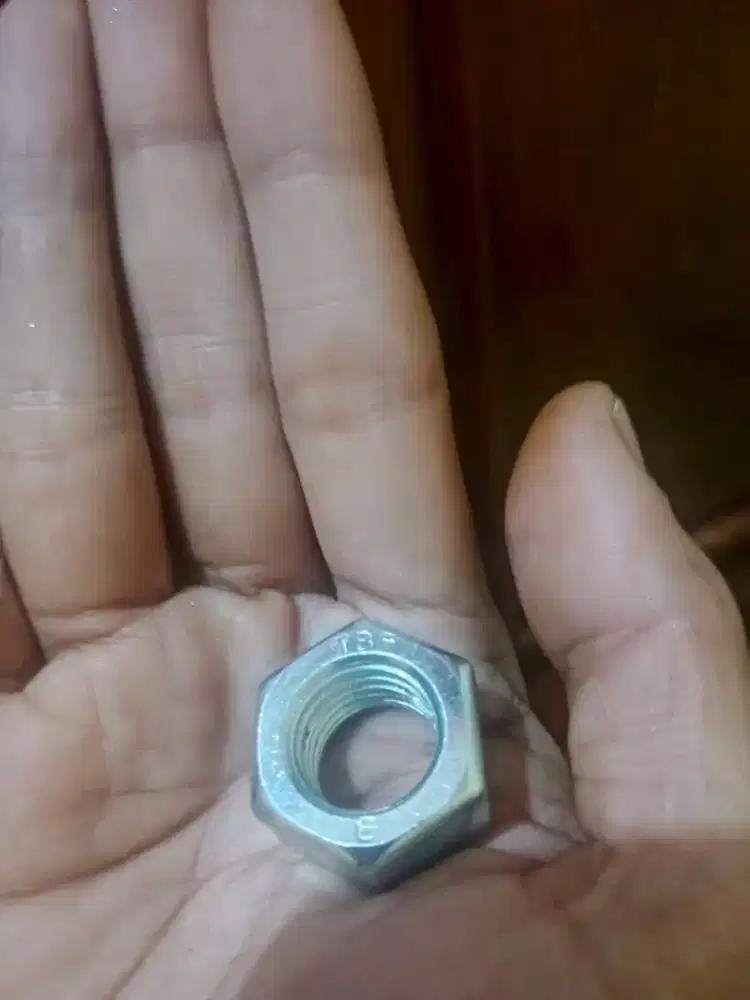 Mur Baut M16 Grade 8 High Tensile Kunci 24 Jakarta Selatan