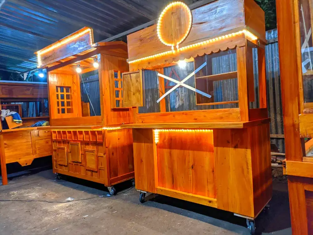 Gerobak dimsum, gerobak angkringan, gerobak nasi goreng,dll