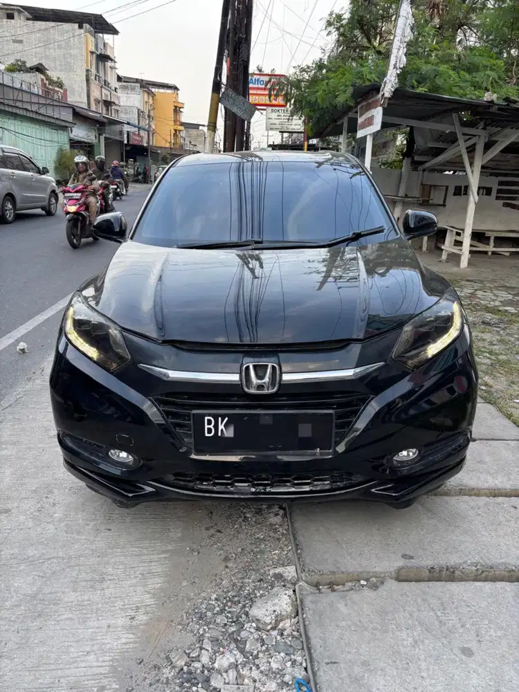 Honda HRV 1,8 E JBL 2016 , 2017 , 2015 bukan Prestige