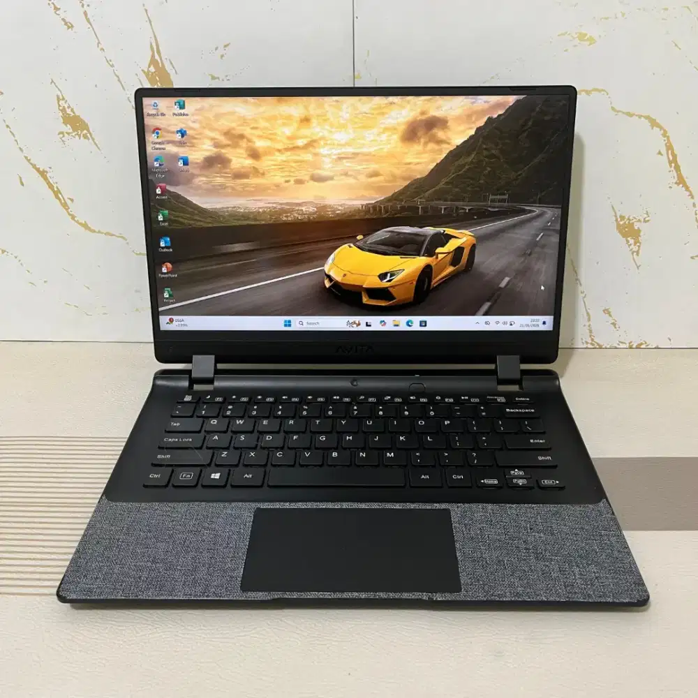 Laptop Avita Tahun (2021)