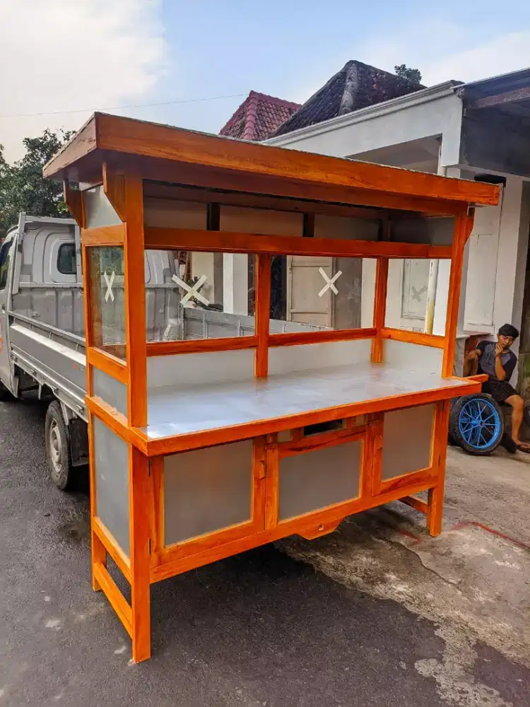 Gerobak nasi goreng, gerobak angkringan, gerobak bakso,dll