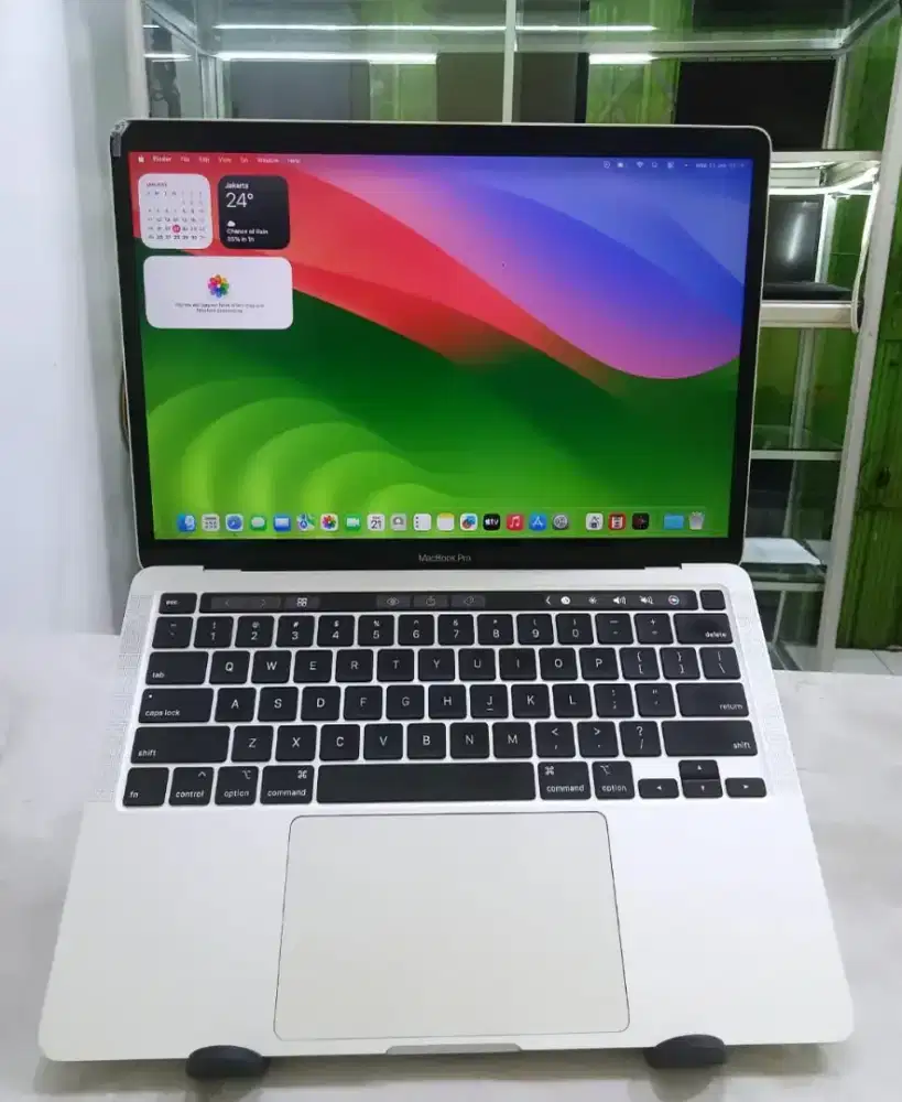 MACBOOK PRO 2020 TOUCHBAR CORE I5 TWO THUNDERBOLT 3 PORTS